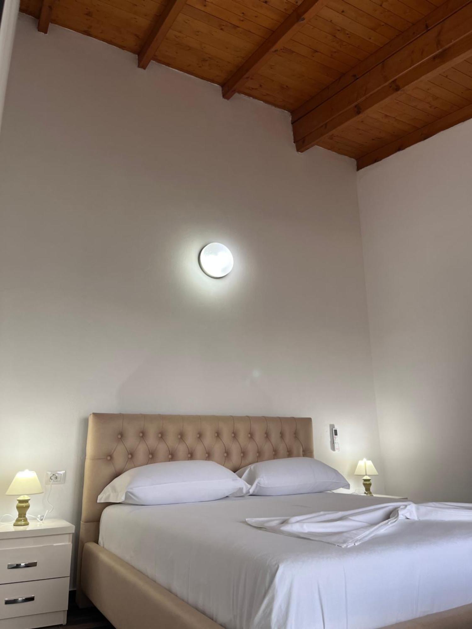 Villa Bailey Vlorë Esterno foto