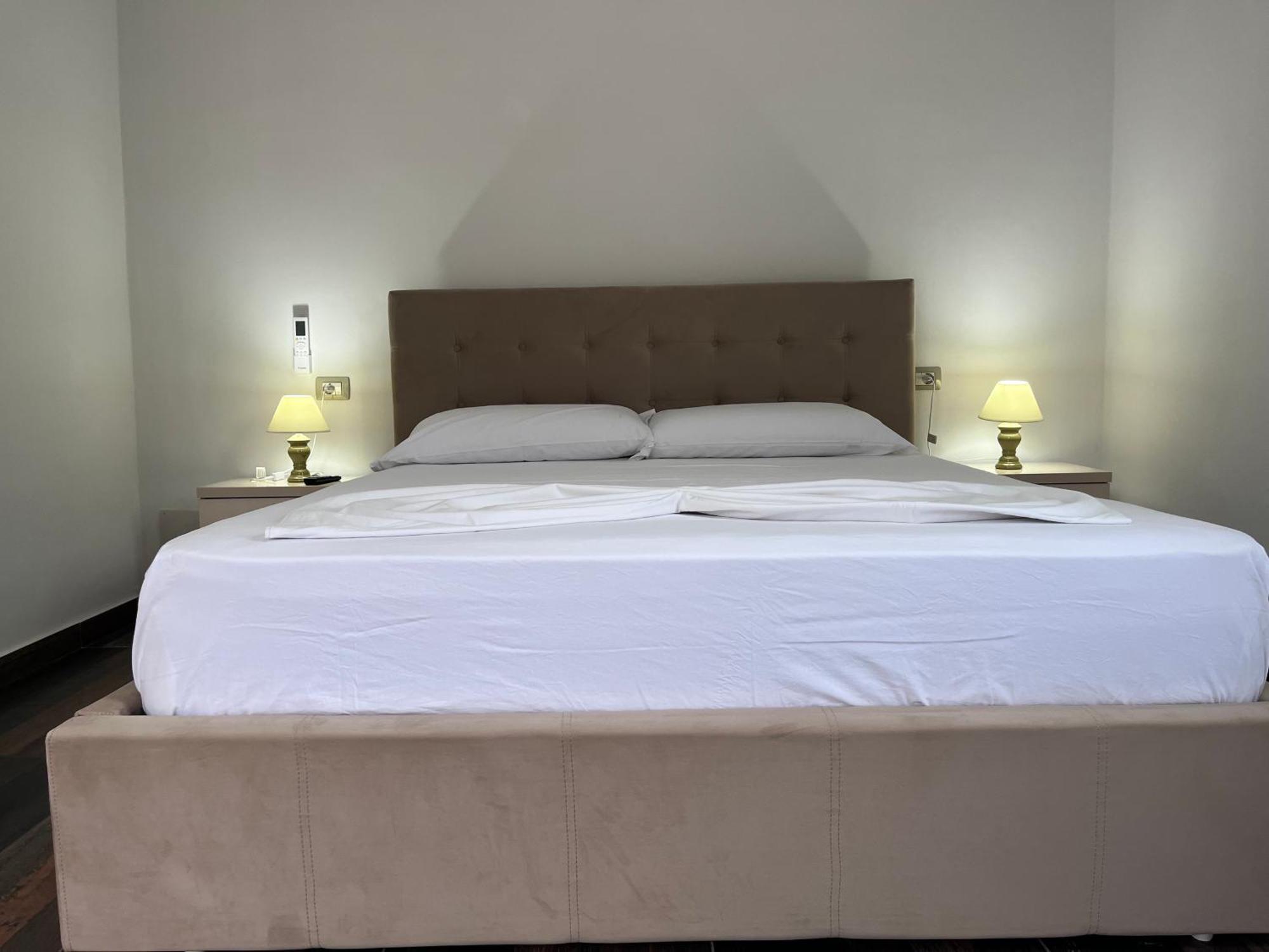 Villa Bailey Vlorë Esterno foto